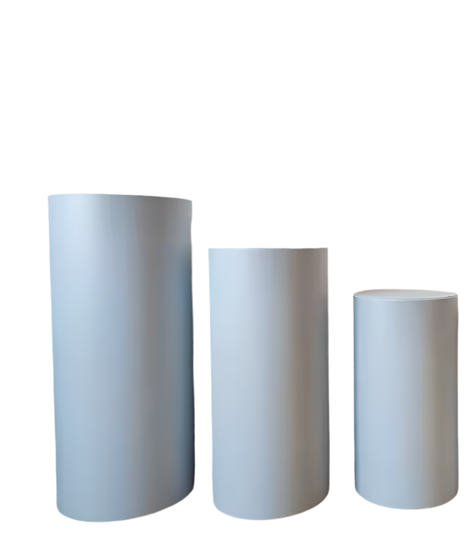 Taart zuilen met koel blauwe hoes